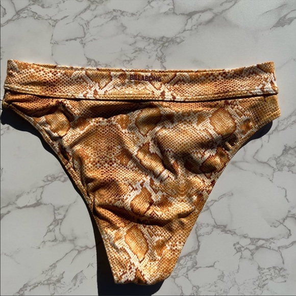 Billabong Sincerely Jules Over The Sun bikini bottoms sz S - Picture 3 of 3